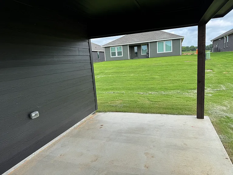 2114 E Toledo St — Photo 13