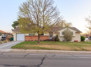 4104 Country Club Dr, Farmington, NM 87402