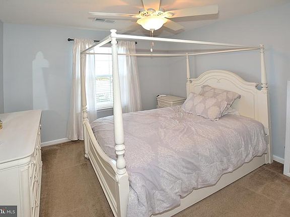 3rd image of 137 Hornbeam Dr