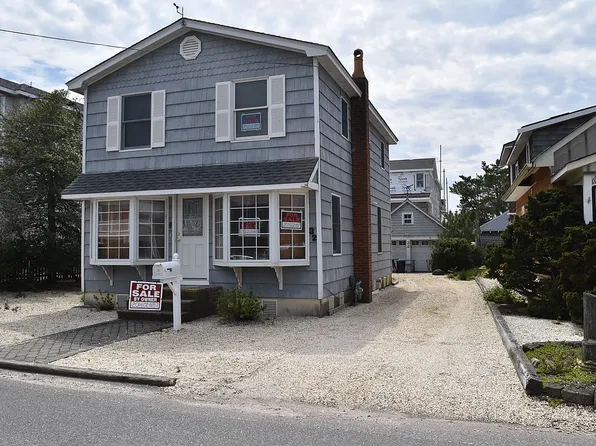 32 N 11th St, Surf City, NJ 08008