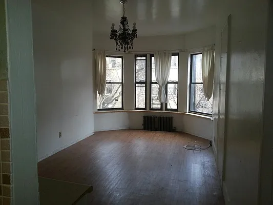 Rented by Alan Tam Licensed Real Estate Broker Company | media 3