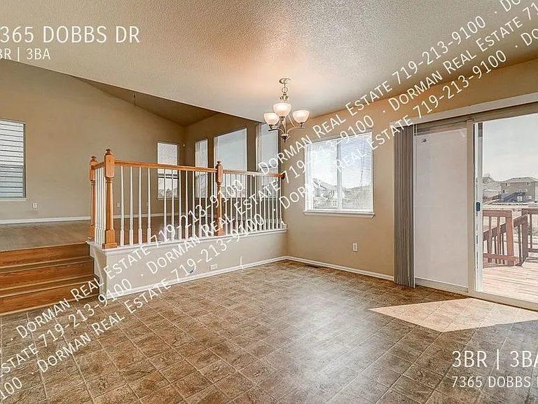 7365 Dobbs Dr — Photo 16