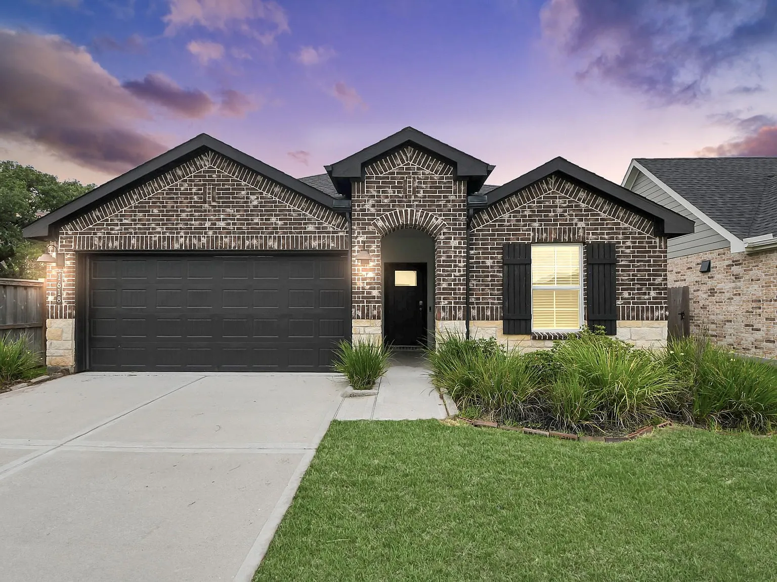 4 bed, 2.5 bath, 1884 sqft, $2,300 — Photo 1
