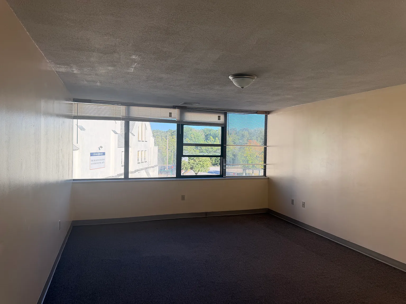 285 Main St — Photo 4