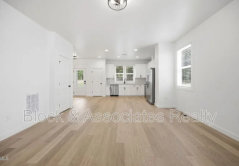 2815-101 Wilcox Pl — Photo 6