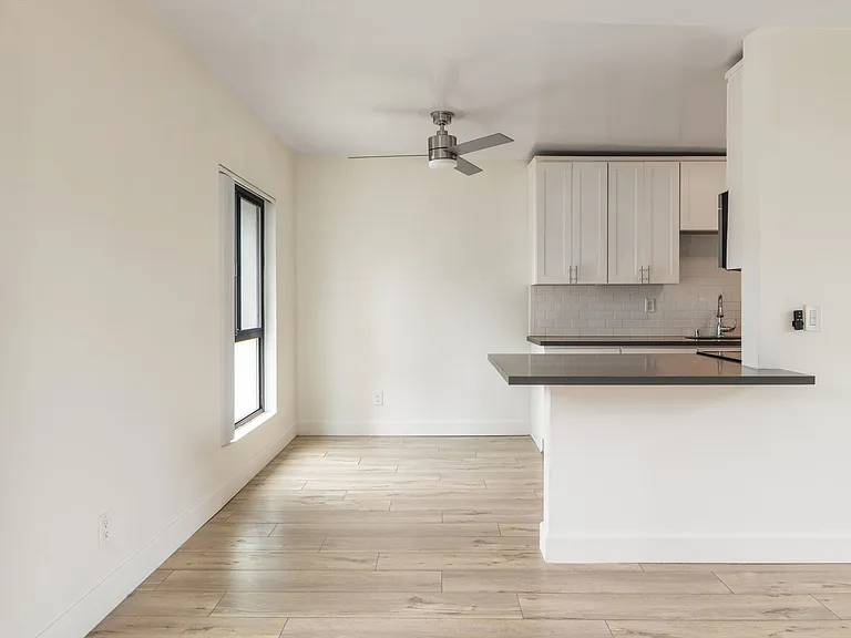 431 Indiana Street — Photo 5