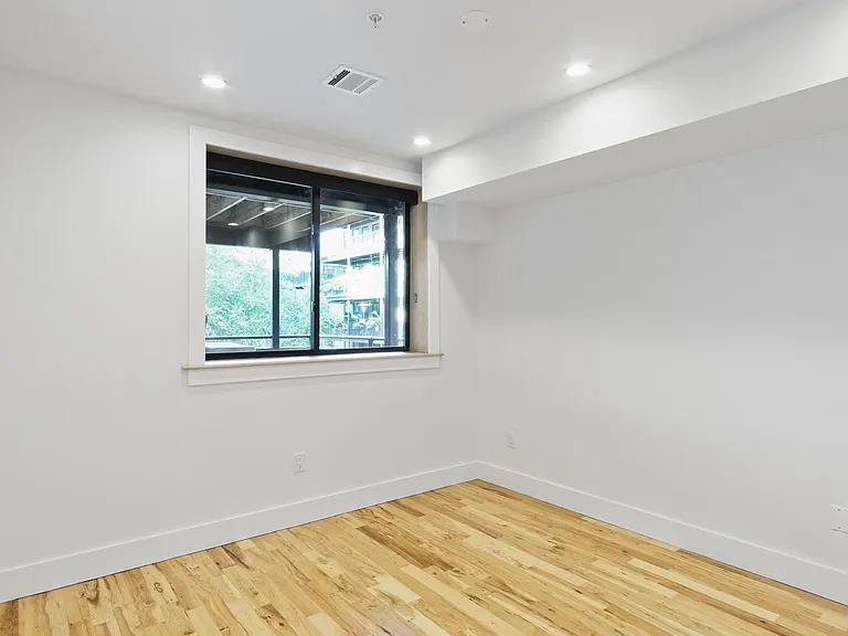 660 1st St #2 — Photo 9
