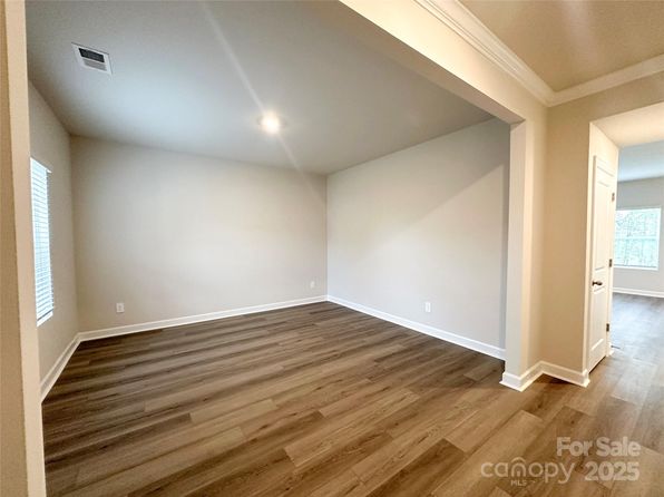 1986 Paddlewheel Dr, Stanley, NC 28164