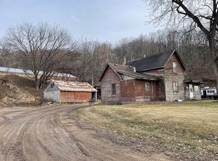 27385 Chatfield Dr, Henderson, MN 56044