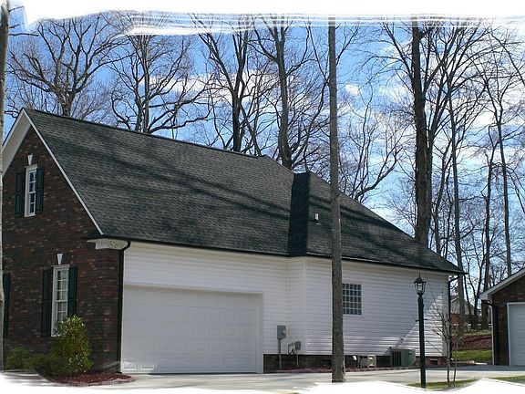 Plenty of Garage Space