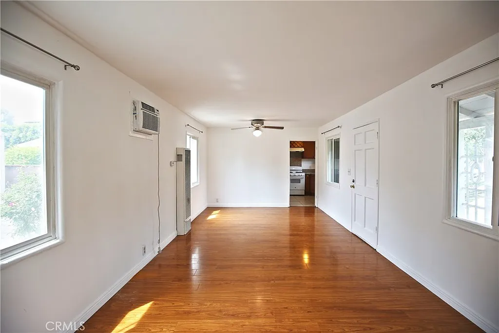 2 bed, 784 sqft, $2,800 — Photo 3