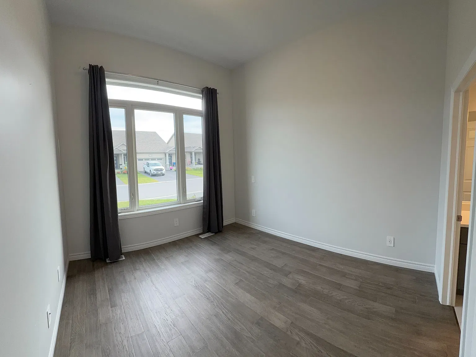 2 bed, $2,600 — Photo 4