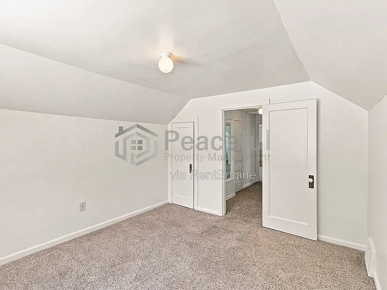 1363 S 1300 E — Photo 34