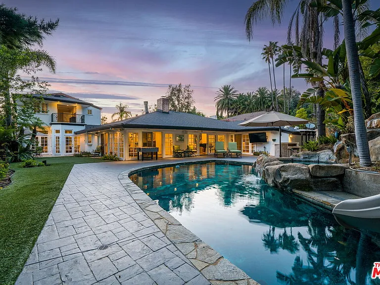 9023 Alto Cedro Dr — Photo 12