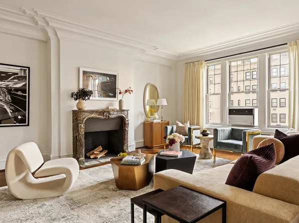 875 Park Avenue image 1 of 24