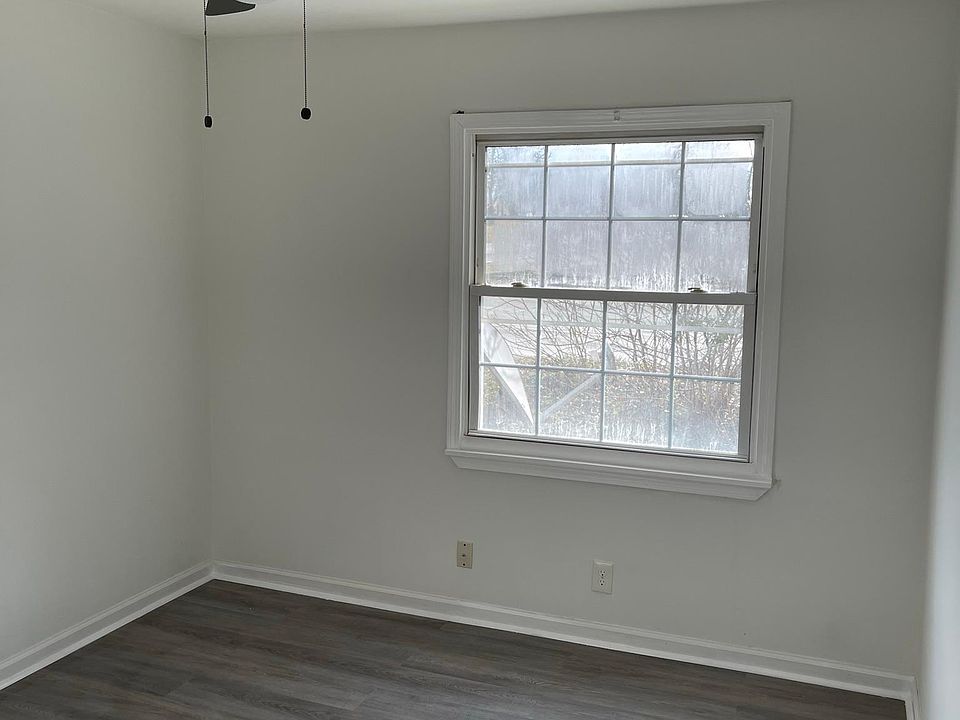 1st image of 939 Green St SE