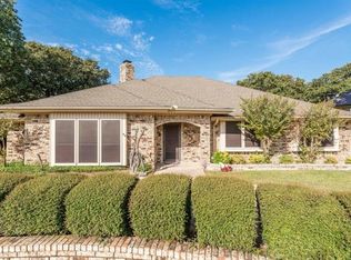 120 Red Oak Ct, Burleson, TX 76028