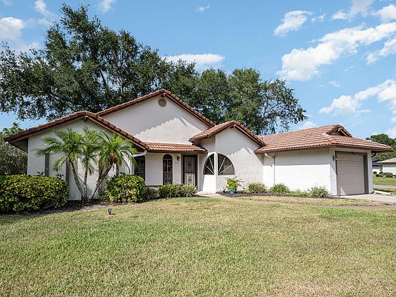 2nd image of 703 Flora Linda Dr