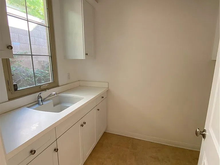 72 Gardenhouse Way — Photo 16