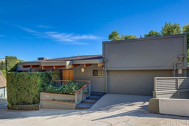 1st image of 7966 Fareholm Dr