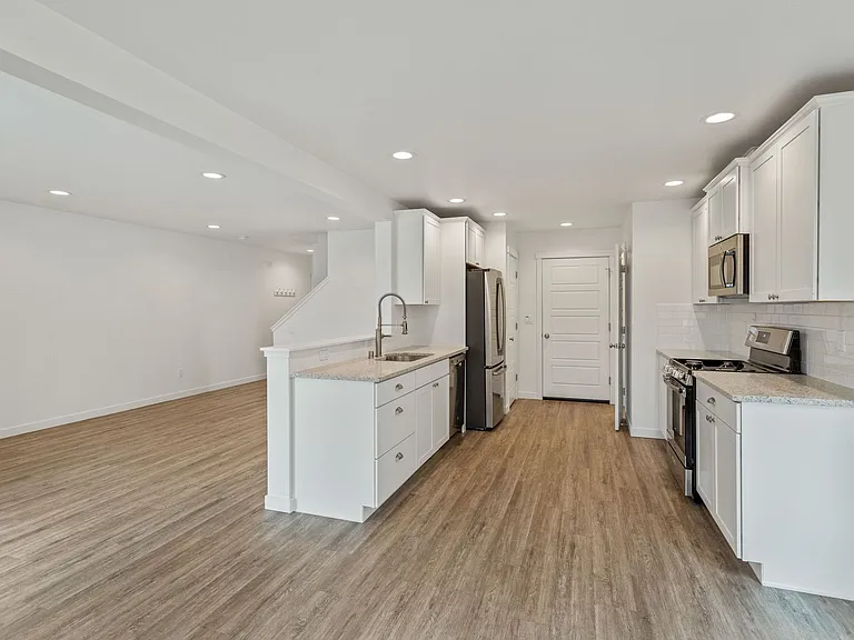1789 NW 5th Ave — Photo 3