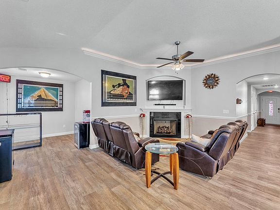 4th image of 424 Timberwood Dr