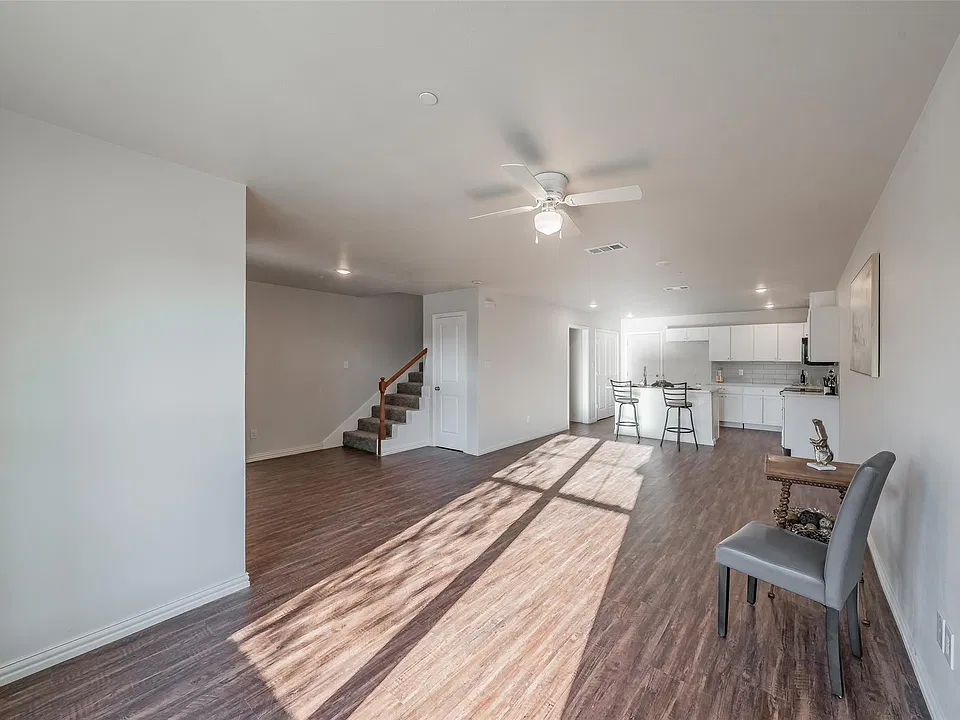 6215 Roby Dr