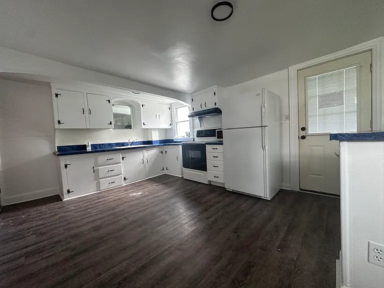 734 Minooka Ave — Photo 6