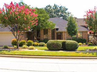 1916 Longhorn Trl, Grapevine, TX 76051