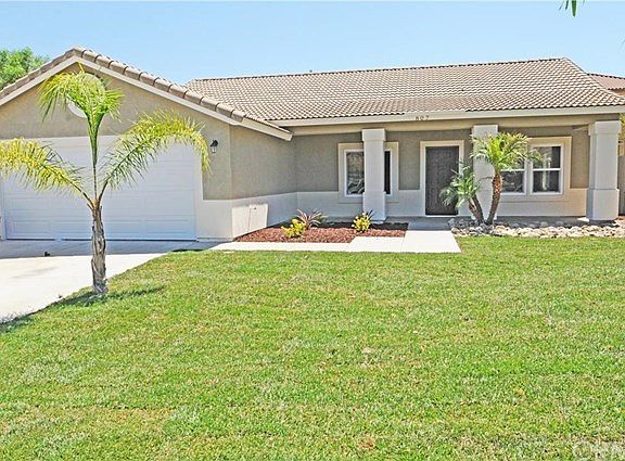 3rd image of 807 Solano Ct