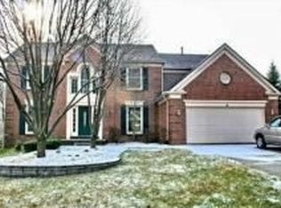 2455 Westwood Dr, Rochester Hills, MI 48306
