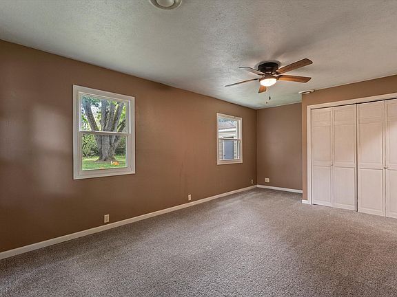 4th image of 2129 Lewis Dr