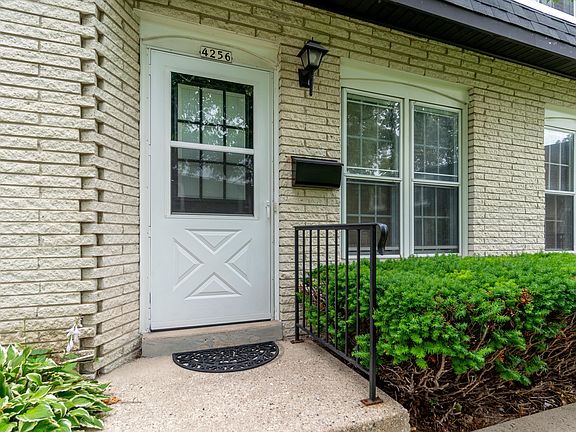 3rd image of 4256 W Cherrywood Ln