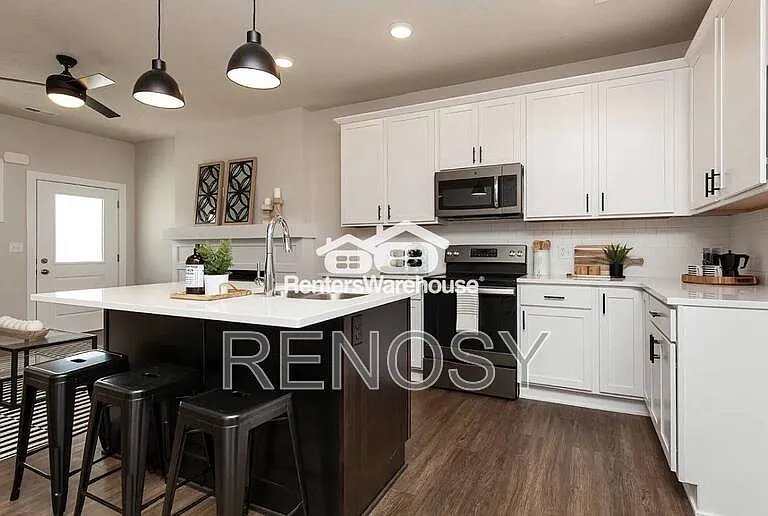 3639 NE Kara Ln — Photo 5