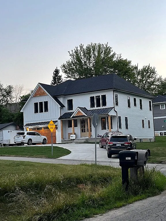 5612 Valentine St photo 1