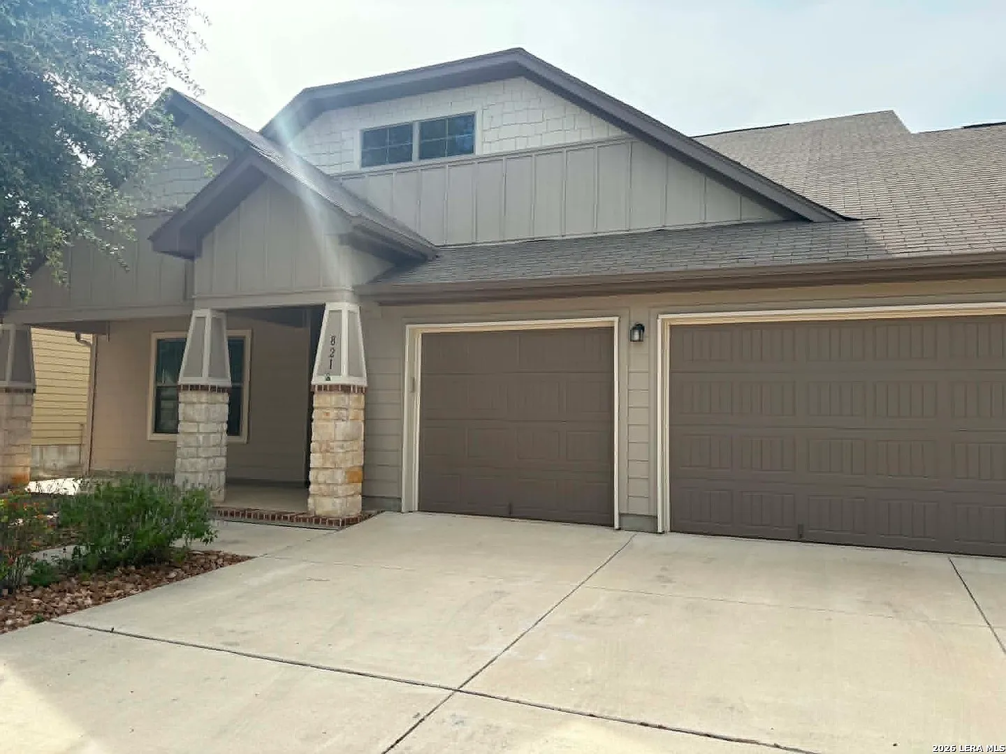 4 bed, 2840 sqft, $3,100 — Photo 2