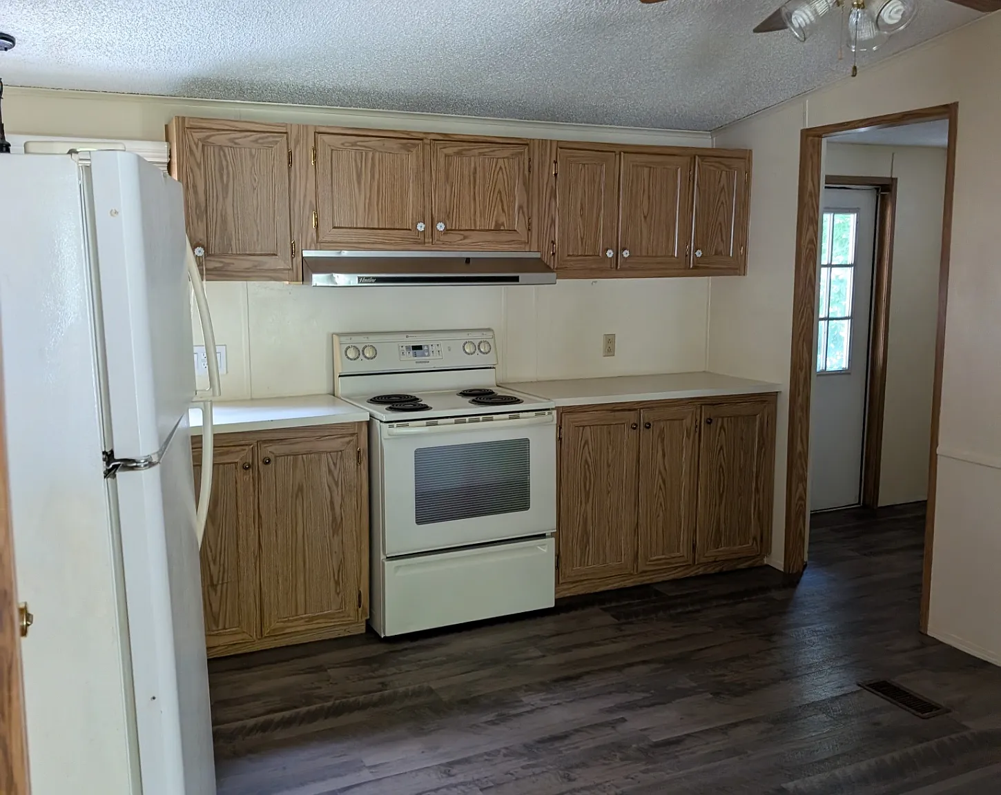 3 bed, $1,925 — Photo 3