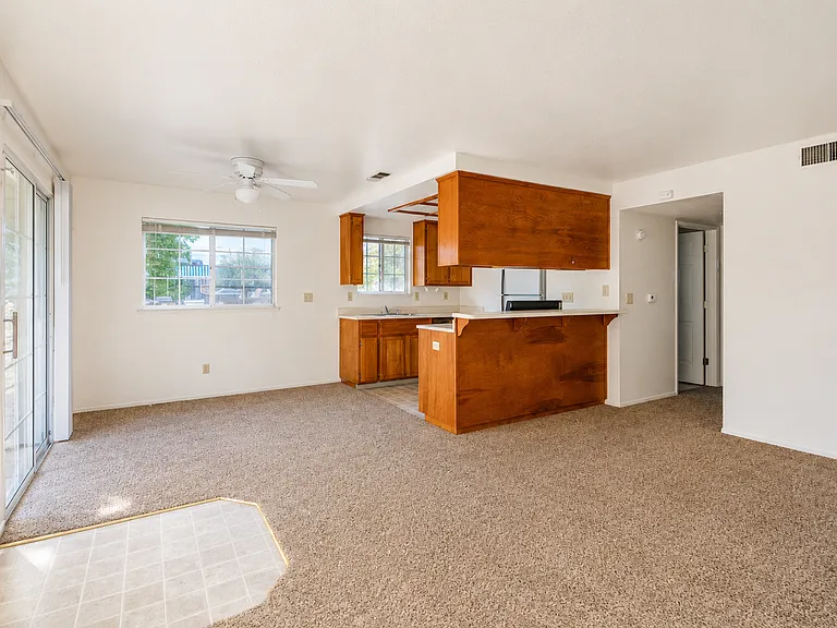 480 Manzanita Ave — Photo 7