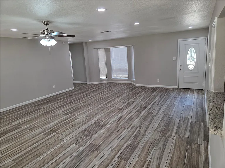 592 River Plantation Dr — Photo 4