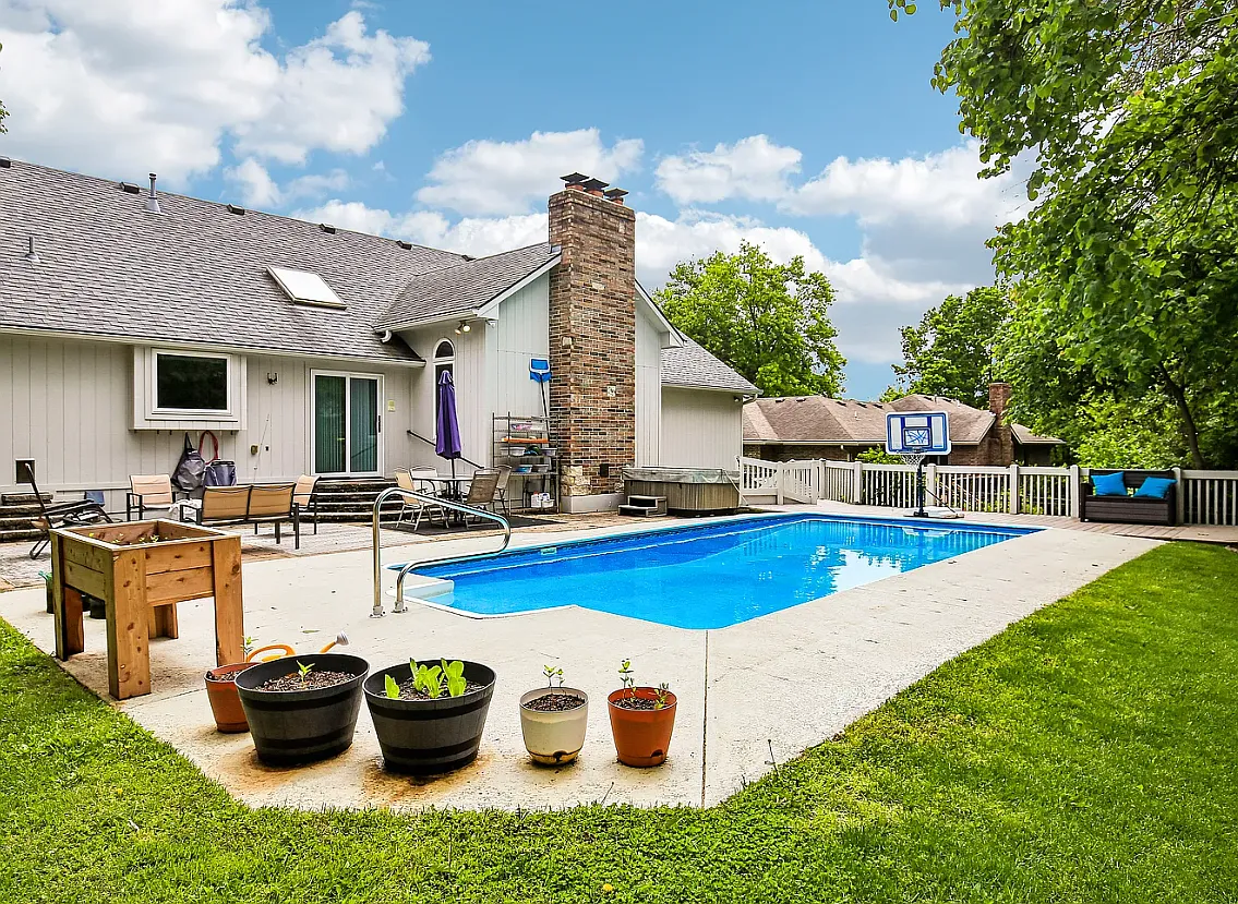 5 bed, 3435 sqft, $3,000 — Photo 3