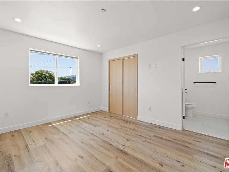 839 N McCadden Pl #B — Photo 18