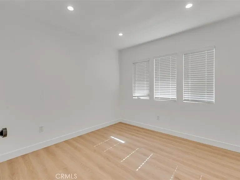 11528 Balboa Blvd — Photo 35