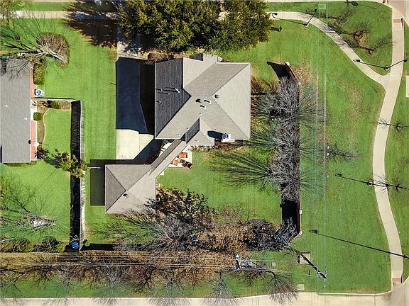 4th image of 1626 Sarah Brooks Dr
