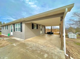 1041 Monroe Cir, Madisonville, TN 37354