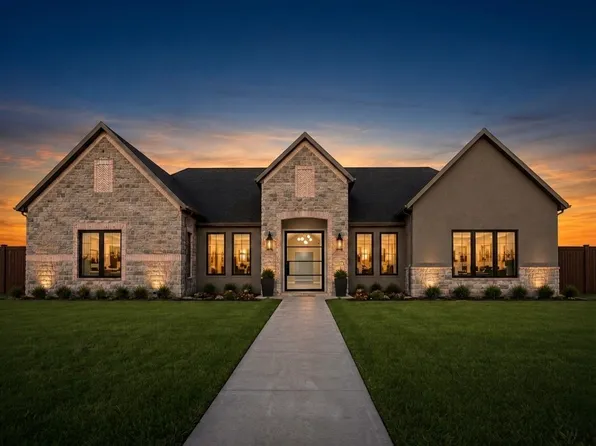 1012 Devonshire Dr N, Forney, TX 75126