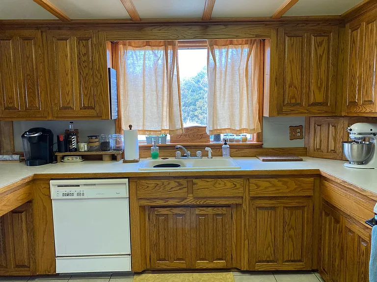 10320 N Kelley Ave — Photo 6