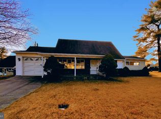 34 Verdant Rd, Levittown, PA 19057