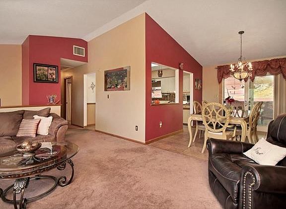5th image of 44 Bruce Dr