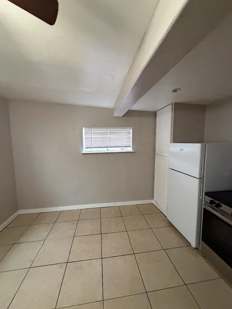 2221 E. Spruce Ave - Studio Cottage in Sunnyside — Photo 3
