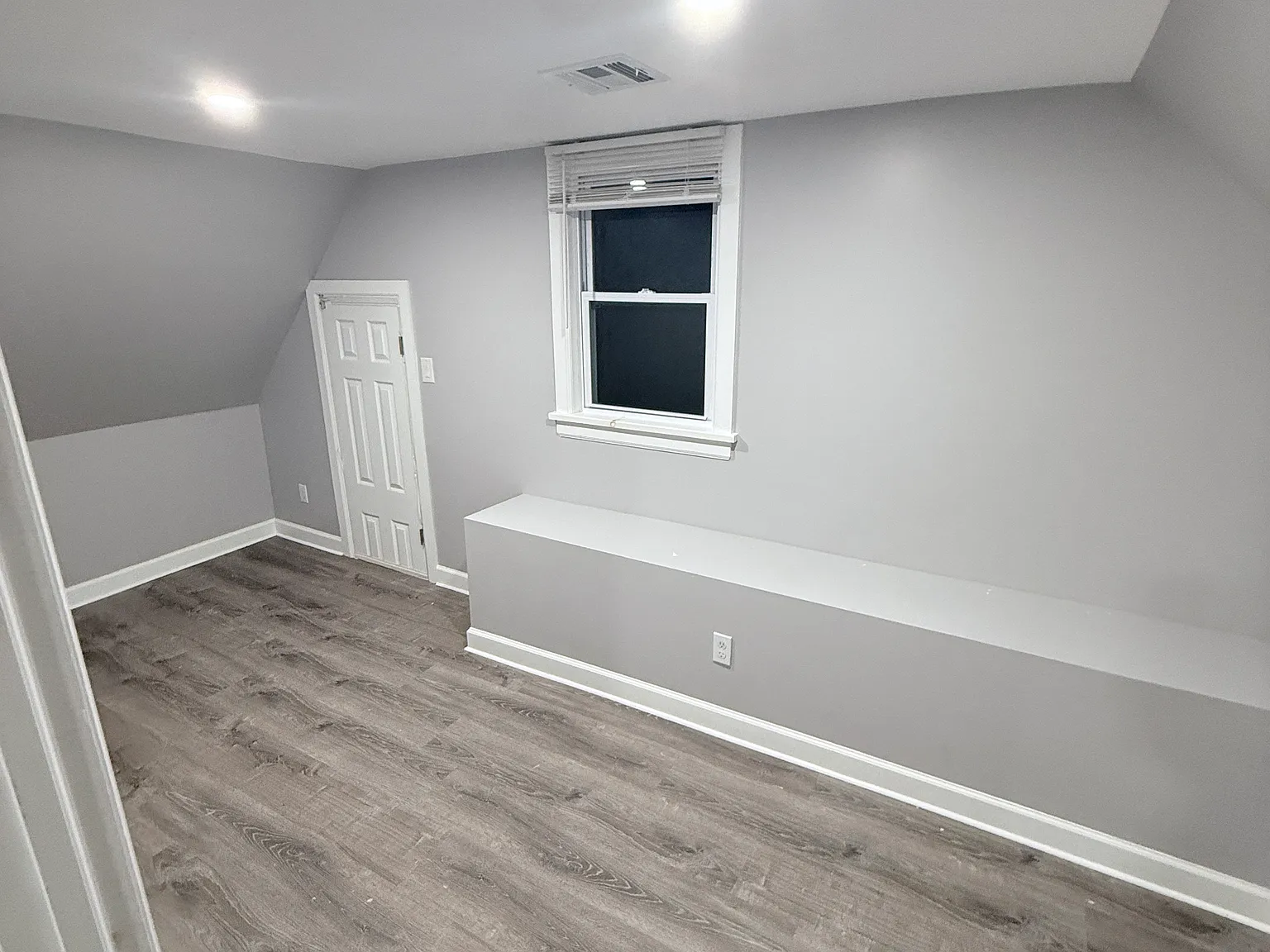 2 bed, $2,050 — Photo 4